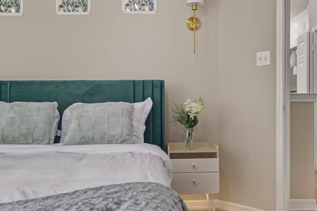 The Green room is your calm corner of the world. Enjoy a slow morning and relax. 