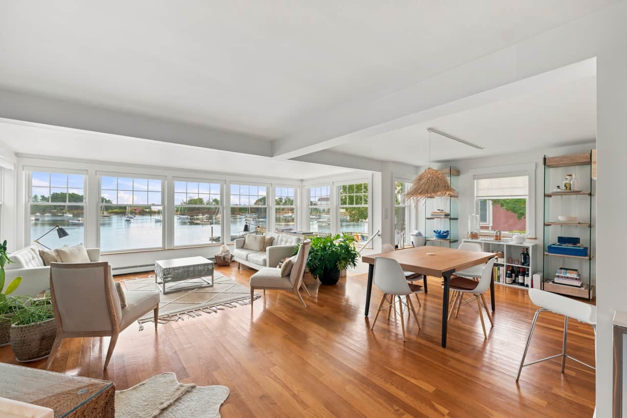 Open Kitchen, Dining and Living Space