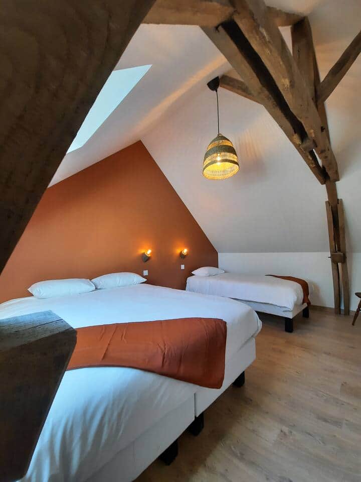 Chambre 1er étage droite Chambre 1er étage droite