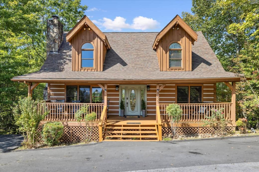Exterior view. Perfect place to rock your troubles away while enjoying the mountain views.