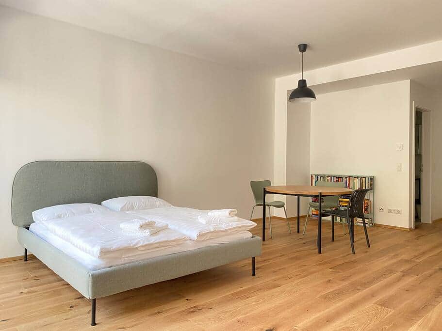 7f049f58 341a 4d95 9d2b 778bc5d3f45b