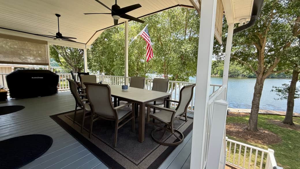 Outdoor Dining because food tastes better outside