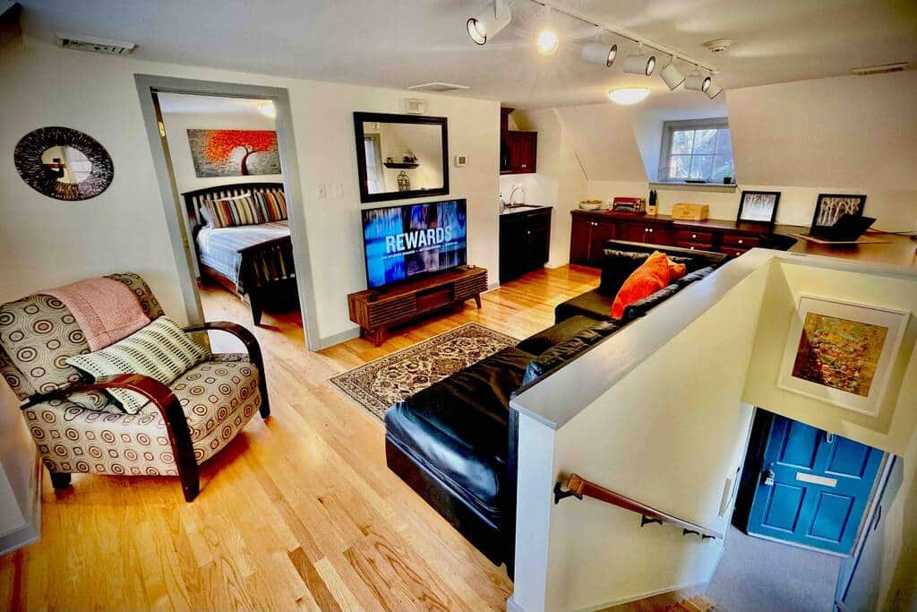 HISTORIC DISTRICT CARRIAGE HOUSE - DOWNTOWN LANCASTER