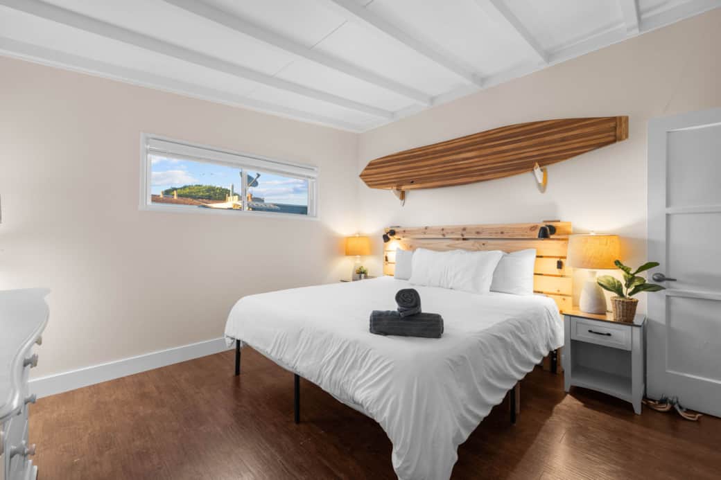 Main Bedroom w/ Modern Decor