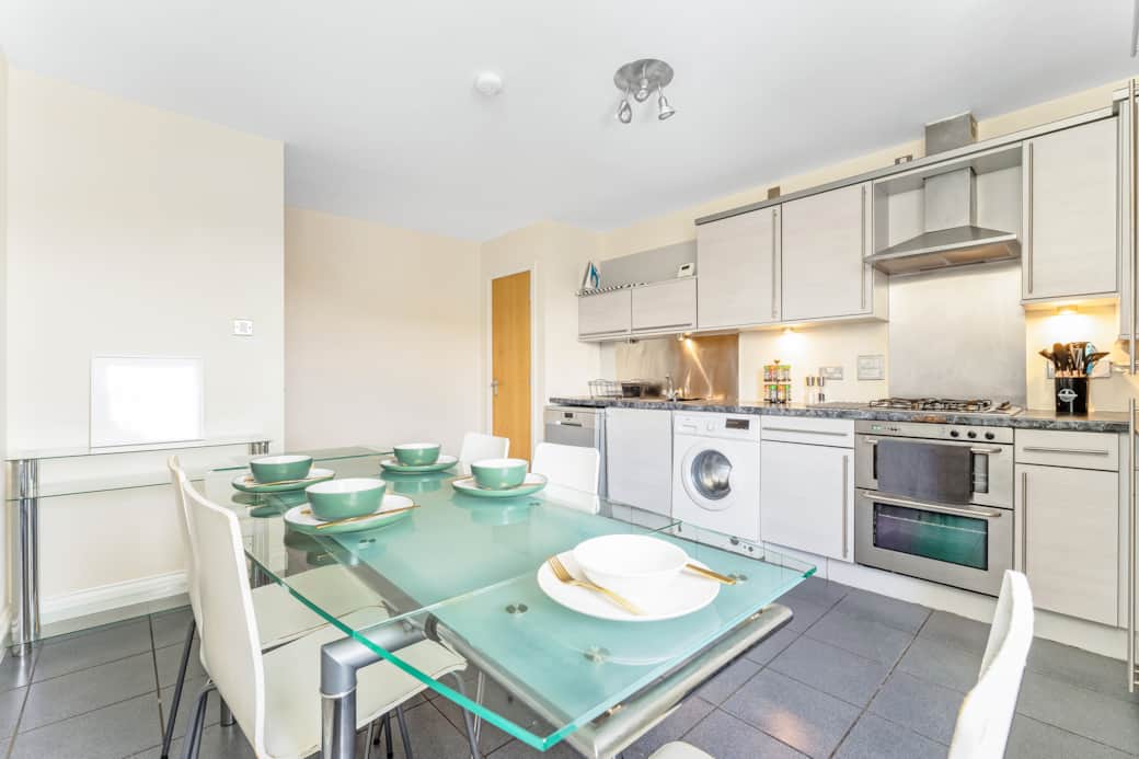4Bed Finnieston SkyHigh Duplex (42)