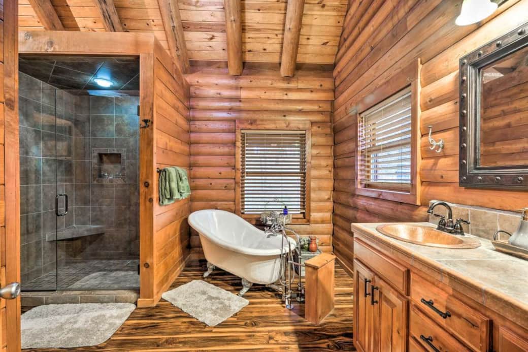 Master Bath Tub and Shower