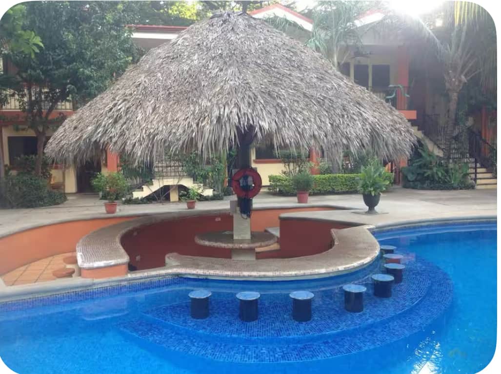Swim up bar area