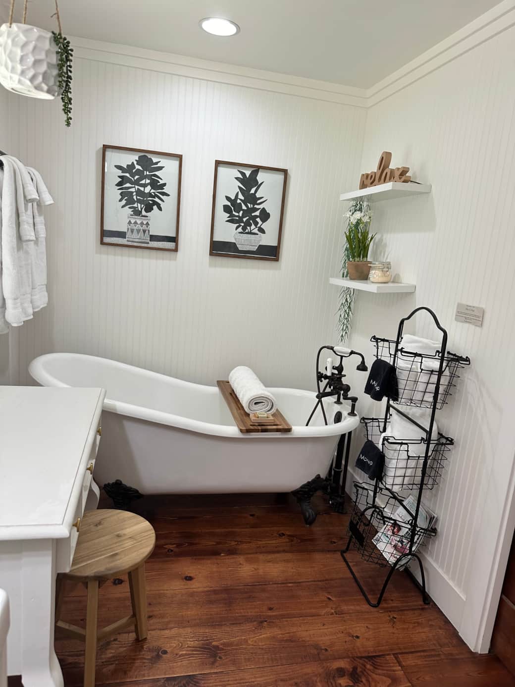 Master bath soaking tub