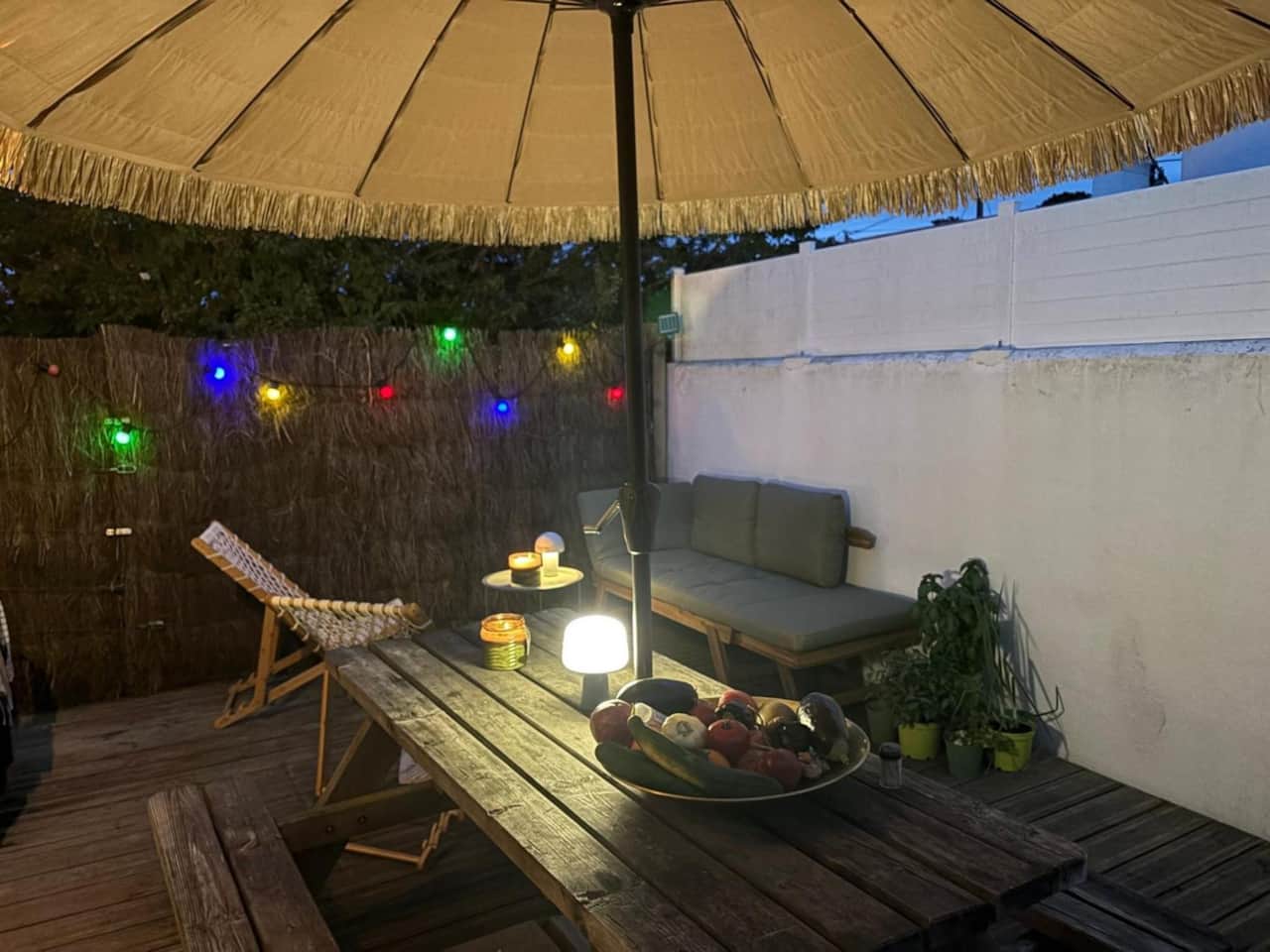 Grande terrasse privée en bois, au calme