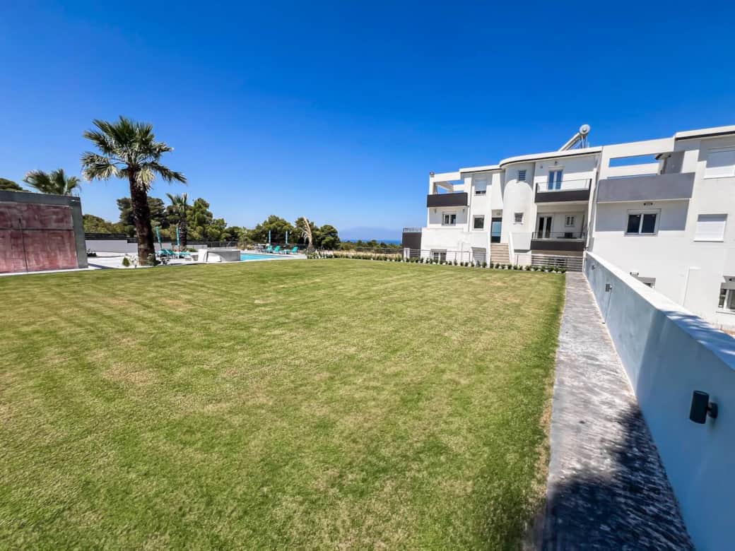 Large private garden