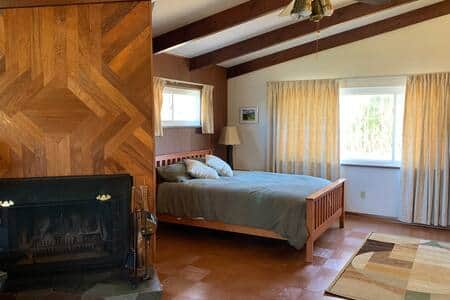 Queen size sleeping area