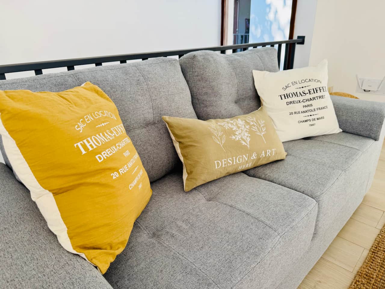 Living - Sillón con almohadones