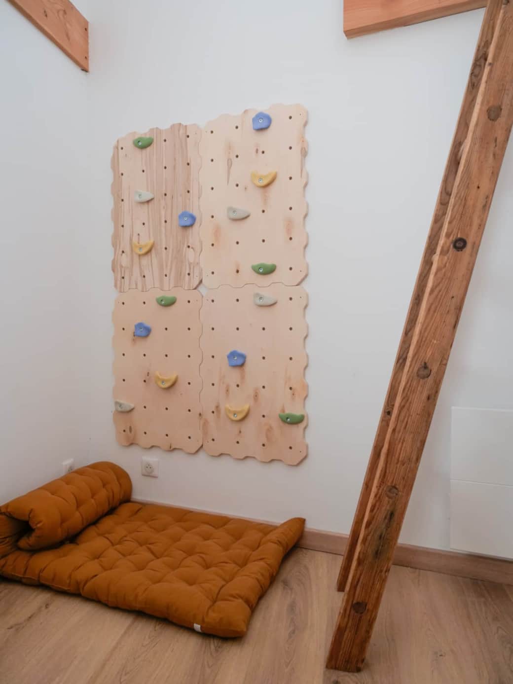 mur d'escalade pour enfants chambre 2