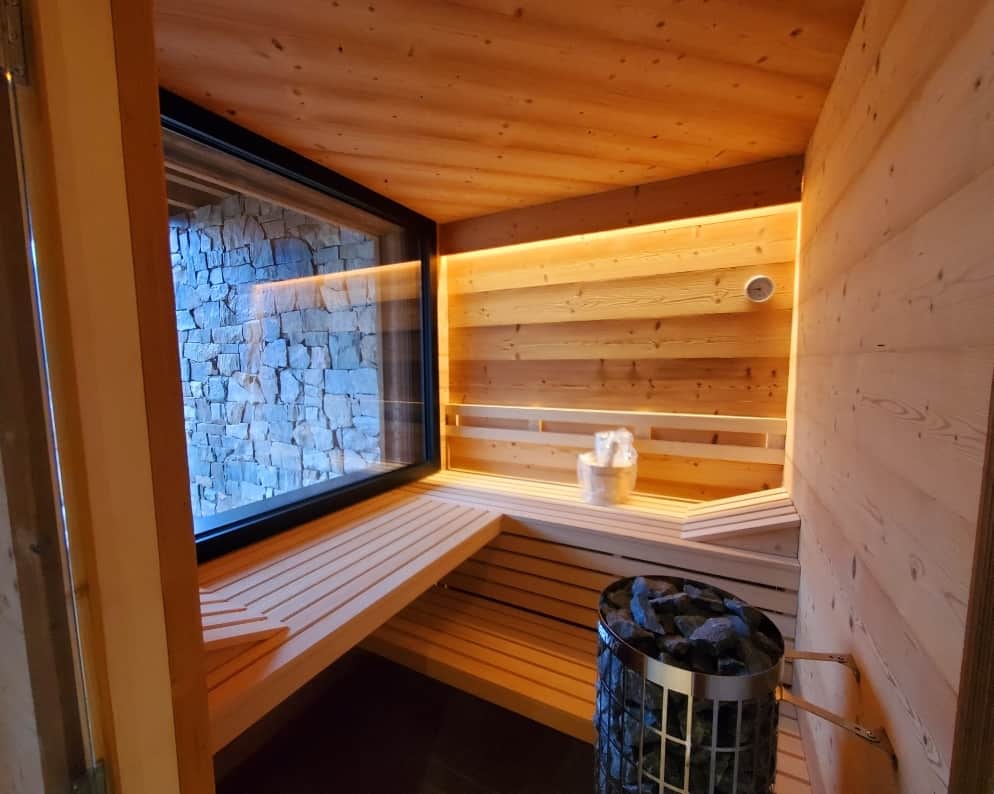 Sauna avec se vue sur les montagnes