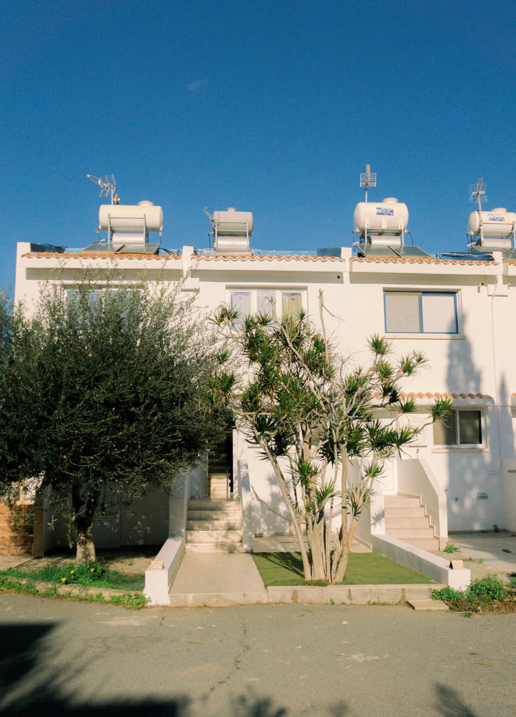 Kymo Exterior(1) Kymo Exterior(1)