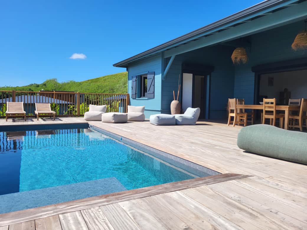 Piscine et terrasse