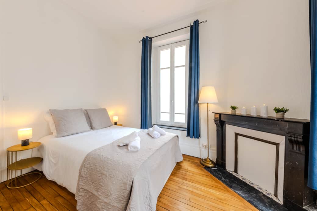 Chambre2 standing host