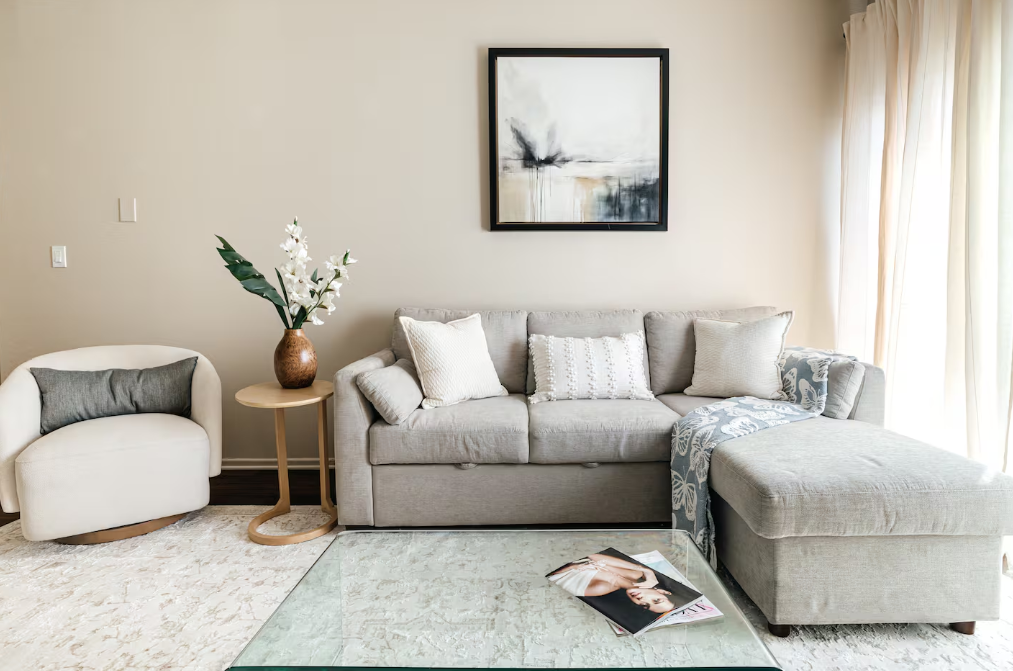 Living Room 1f