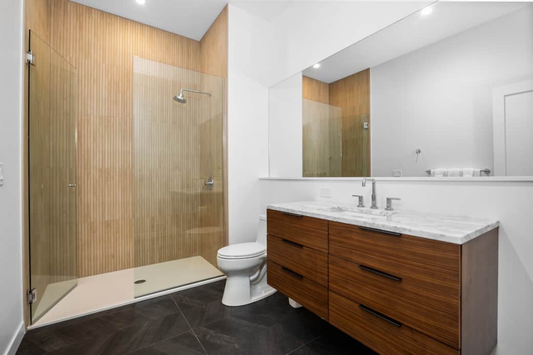 Master suite luxury bathroom