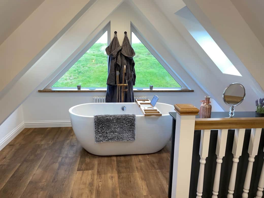 Freestanding bath Freestanding bath