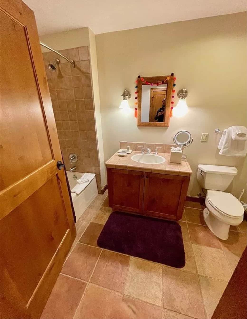Condo lockoff bathroom 2