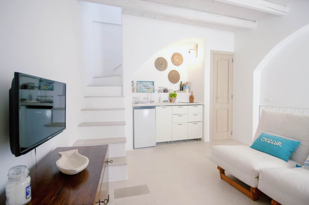 1st floor -living room - kitchennette - sofa - tv