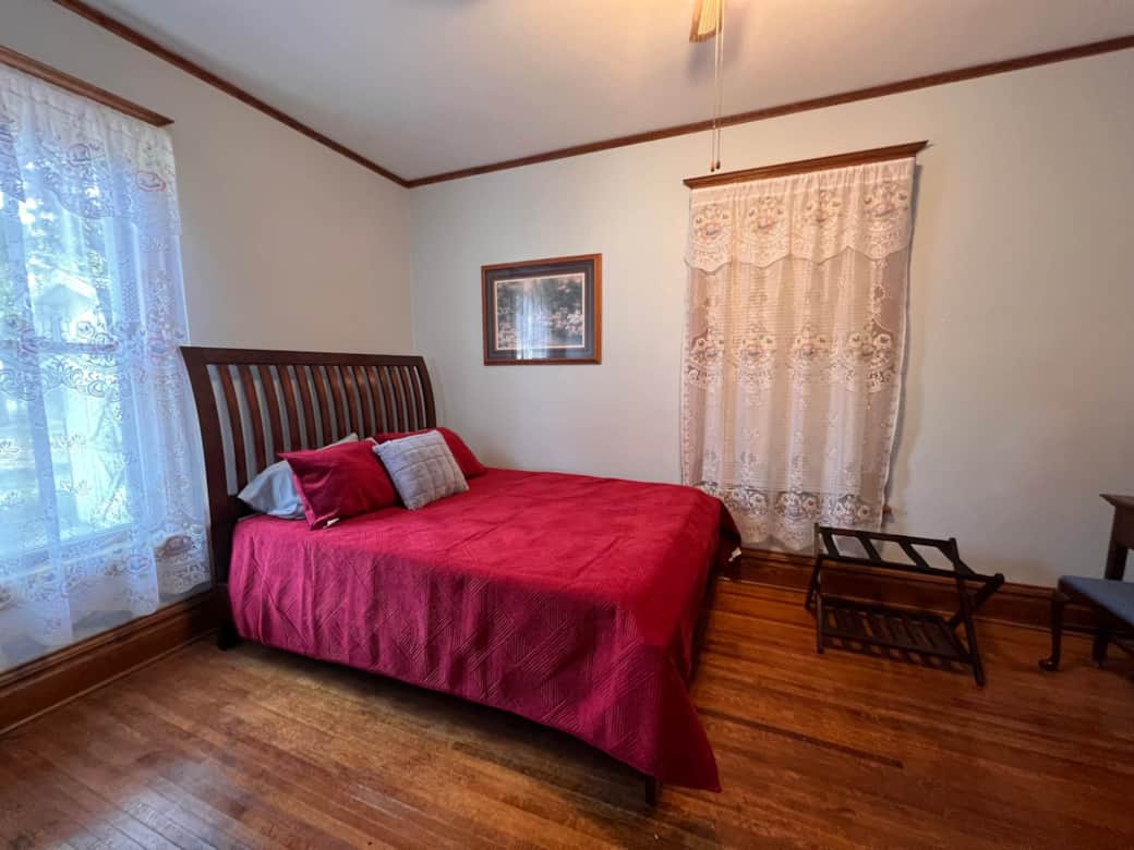 The Restoration Bedroom - Main Floor 