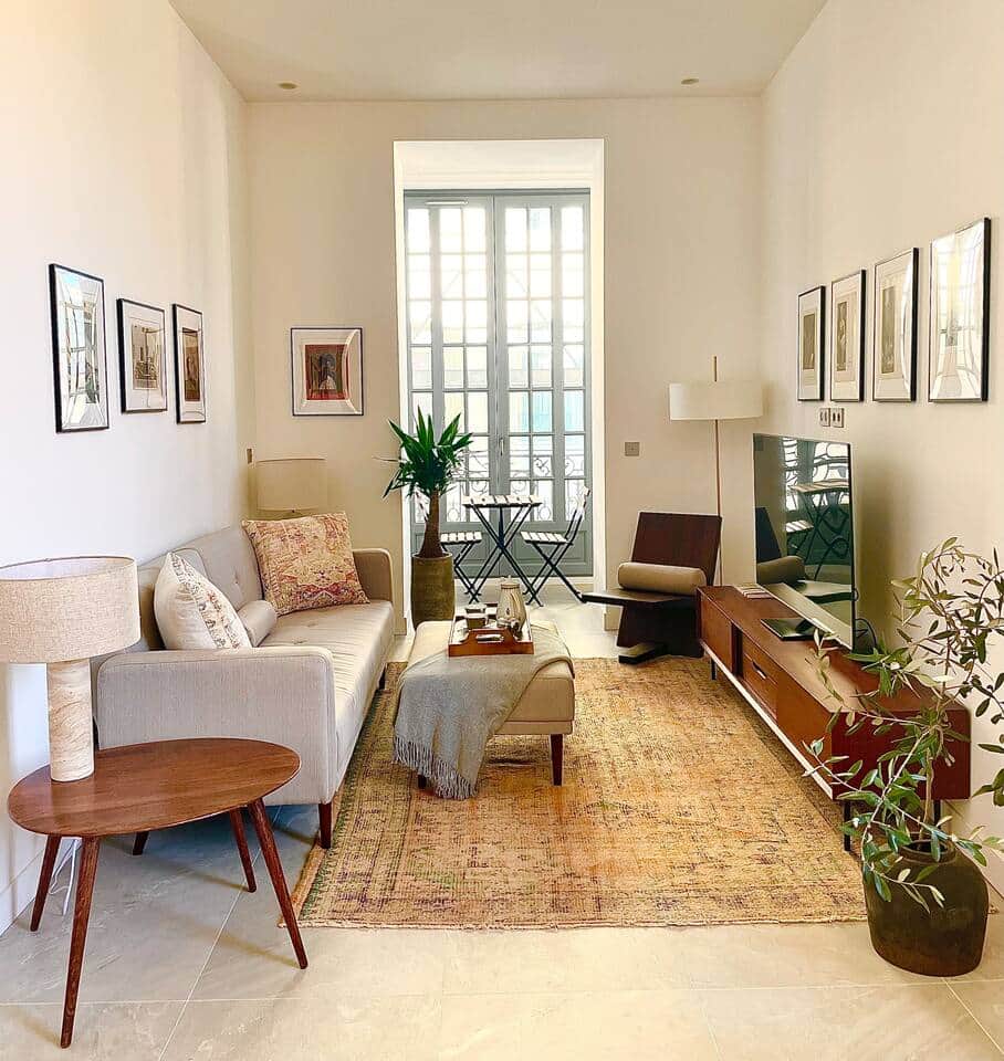 Living room with "closed" balcony corner Living room with "closed" balcony corner