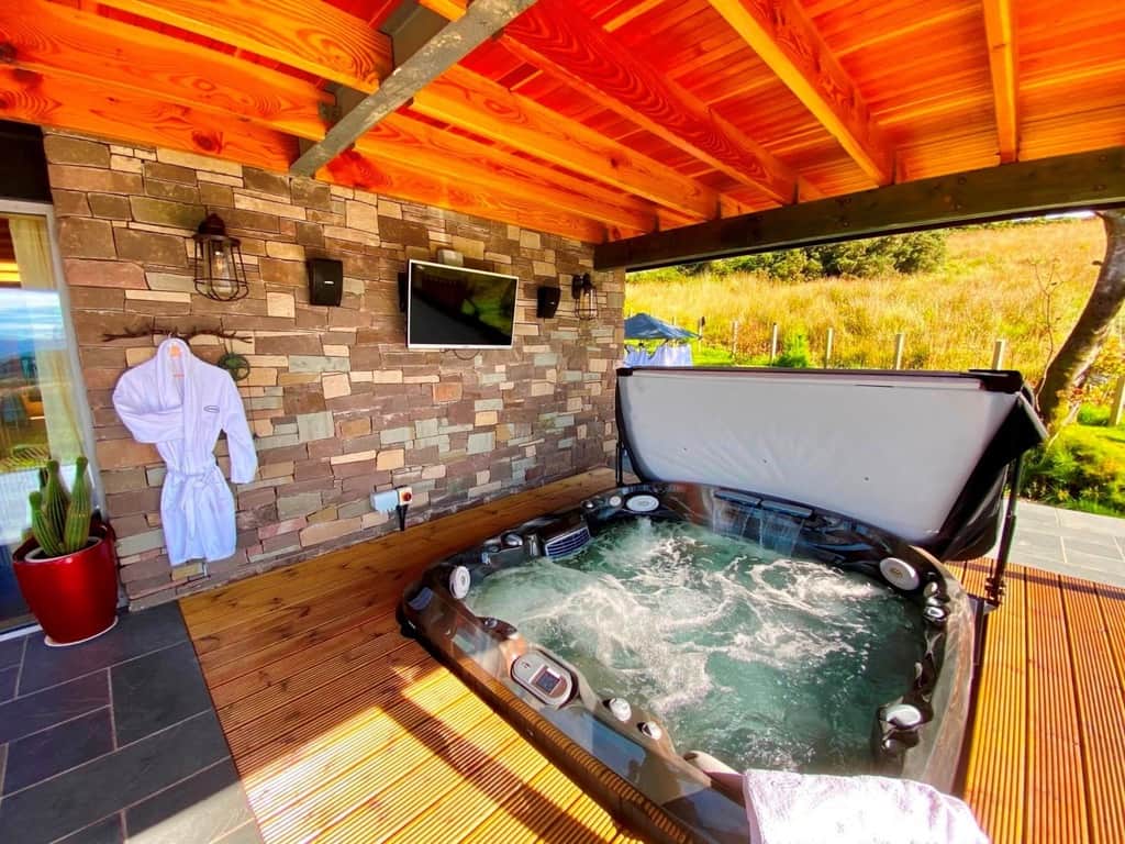 Jacuzzi hot tub