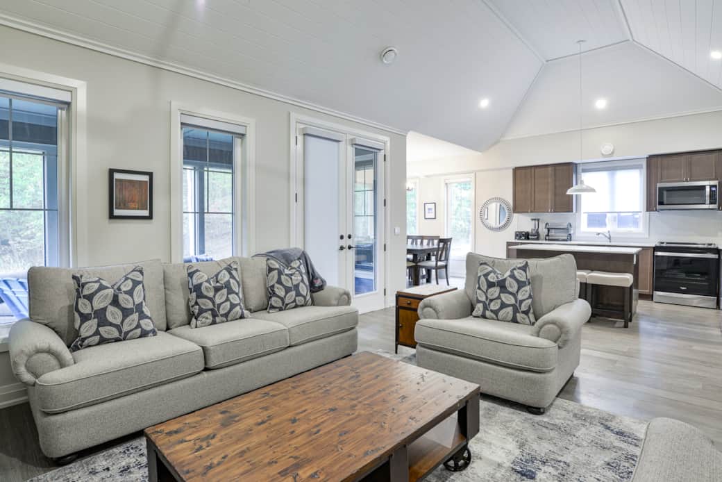 Cedar Family Room-Kitchen