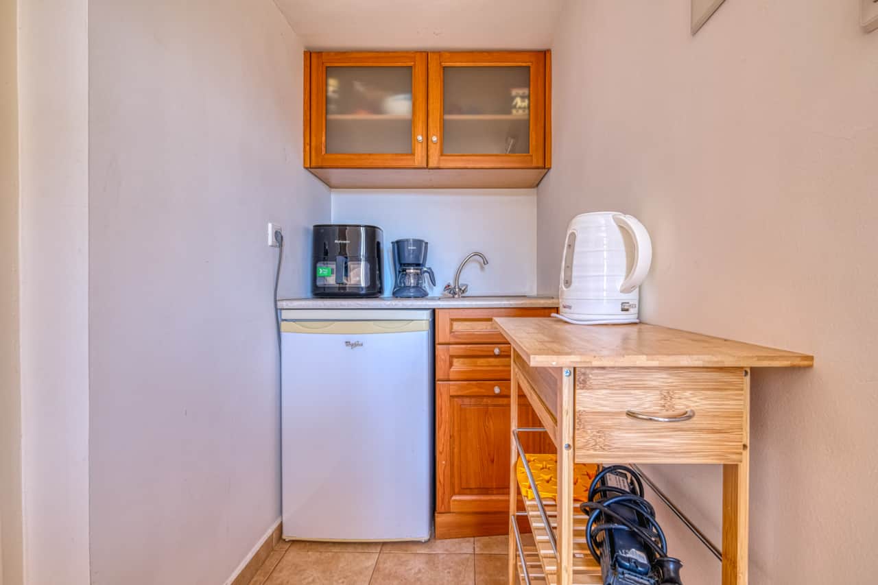 05 Kitchenette