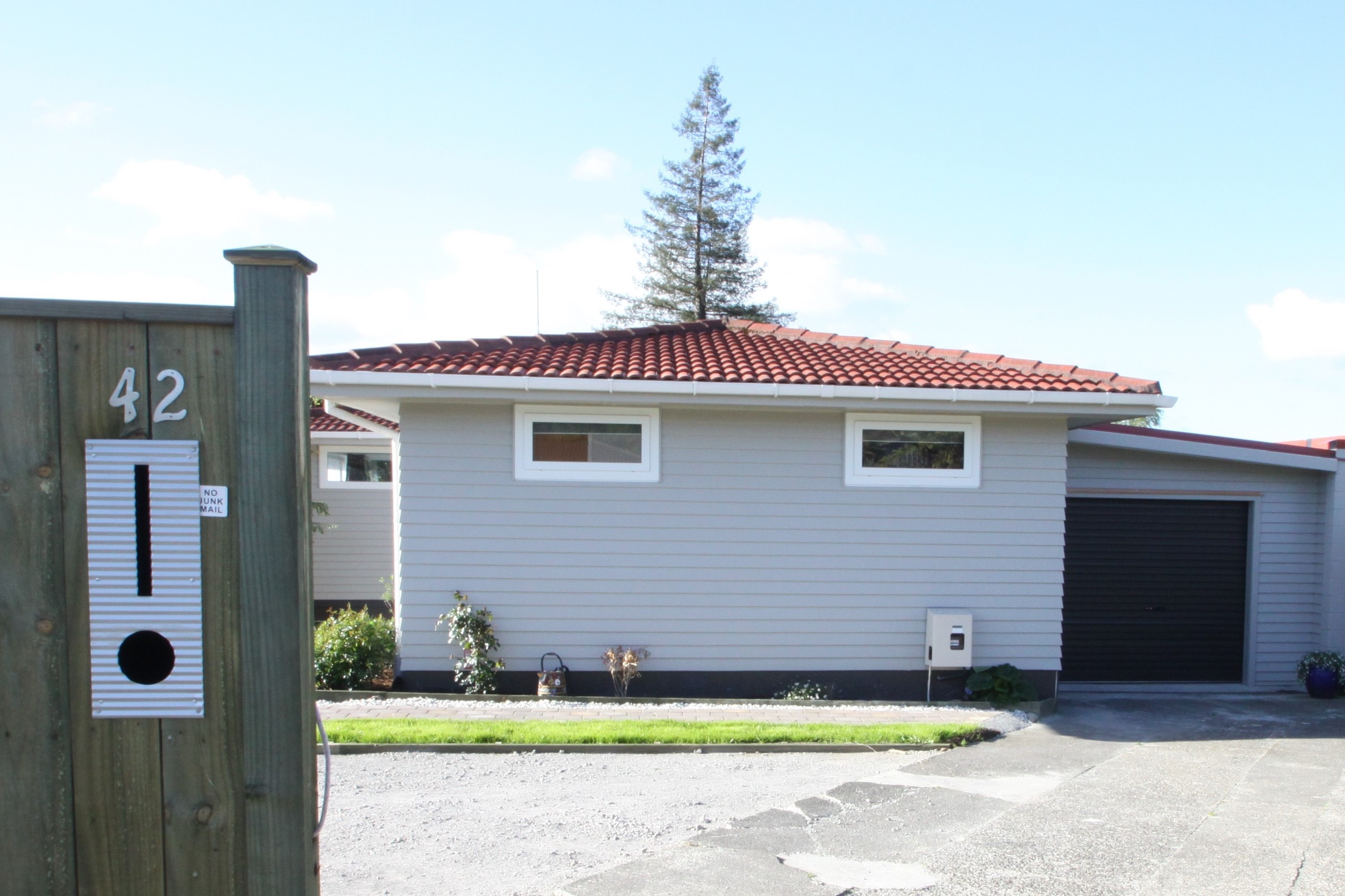 Entrance to Honey Pai Cottage