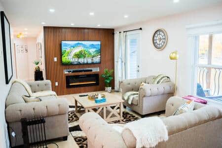 Spacious Living Room | Wasaga Beach Riverfront Cottage