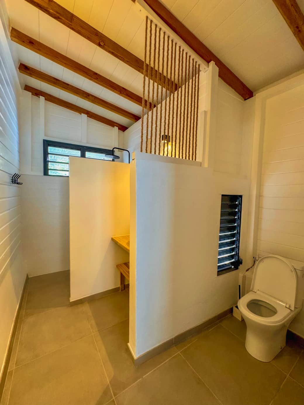 Salle de douche chambre 3
