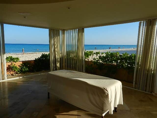Fishermen's spa massage with beach view
