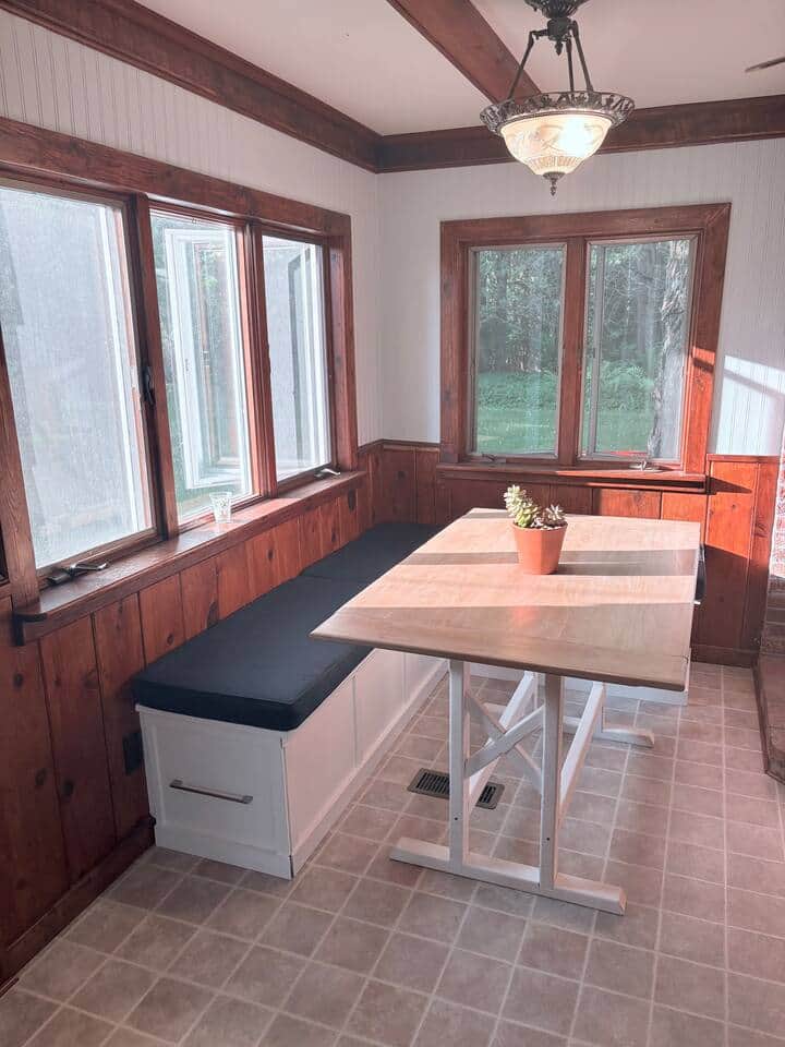 Breakfast nook with bench seating