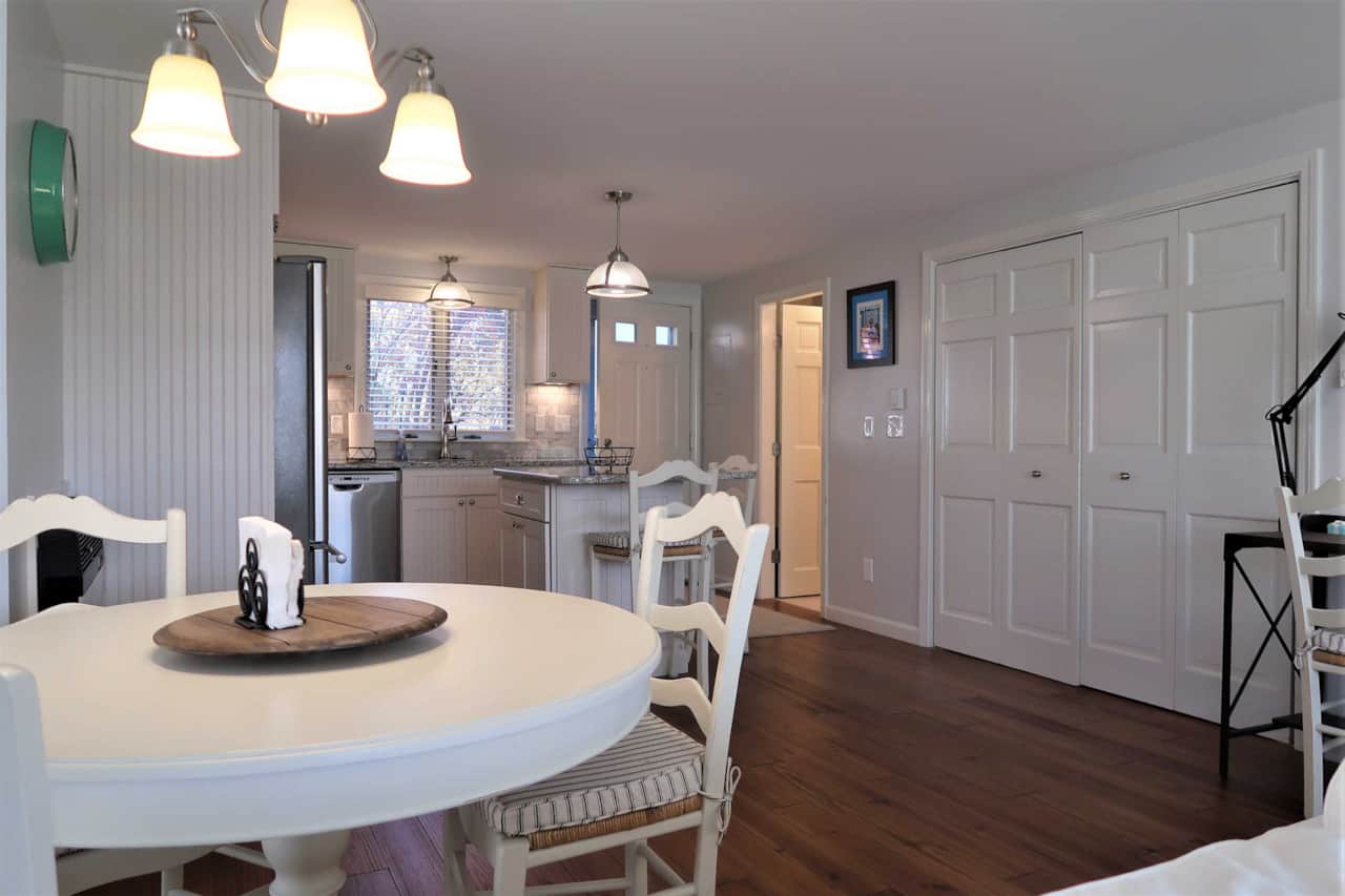 Dining area off kitchen