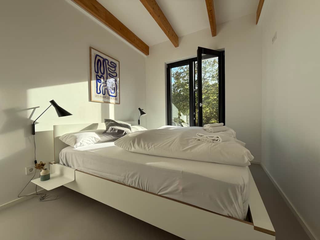 Schlafzimmer 1