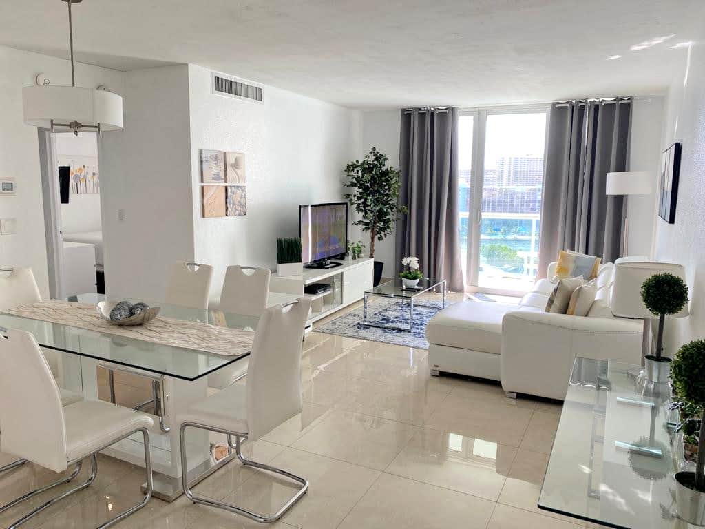 Comedor y sala de estar