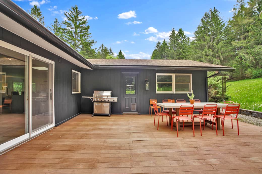 Smooth flow from indoors to outdoors.