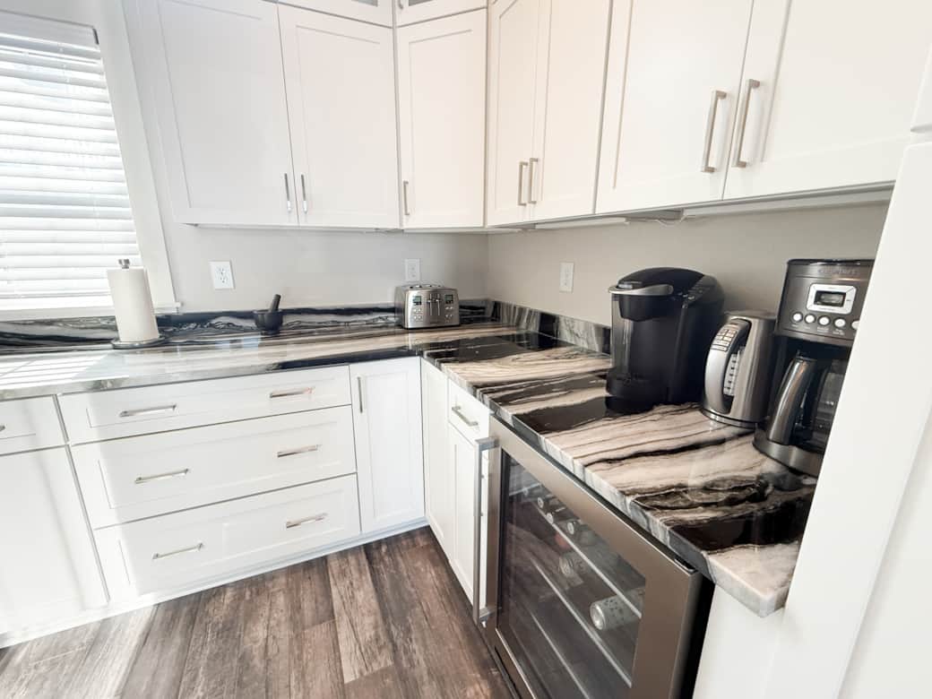 That house kitchen coffe wine