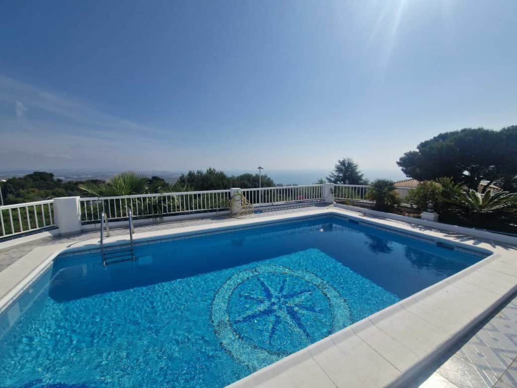 Private pool with panoramic sea and mountain views — Villa The Deck, Peñíscola Private pool with panoramic sea and mountain views — Villa The Deck, Peñíscola