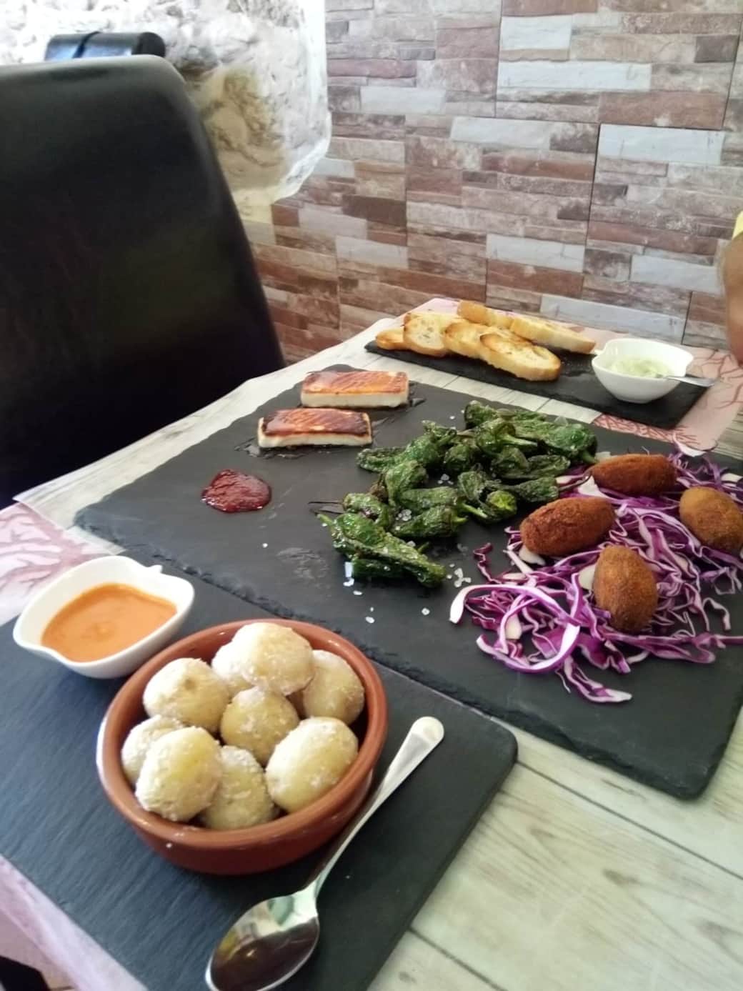 Litha House close to the bars and resturants and Ideal location for a family holiday in the sun