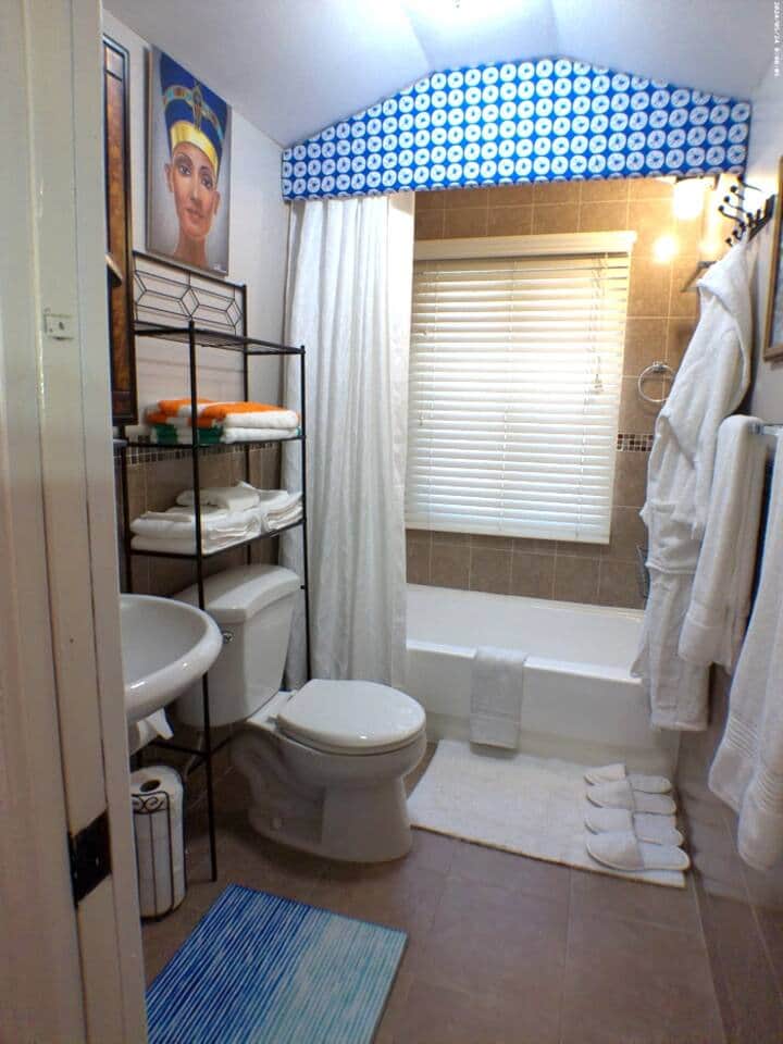 Bathroom amenities