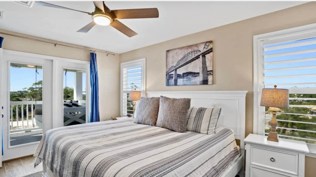 Top floor king room 