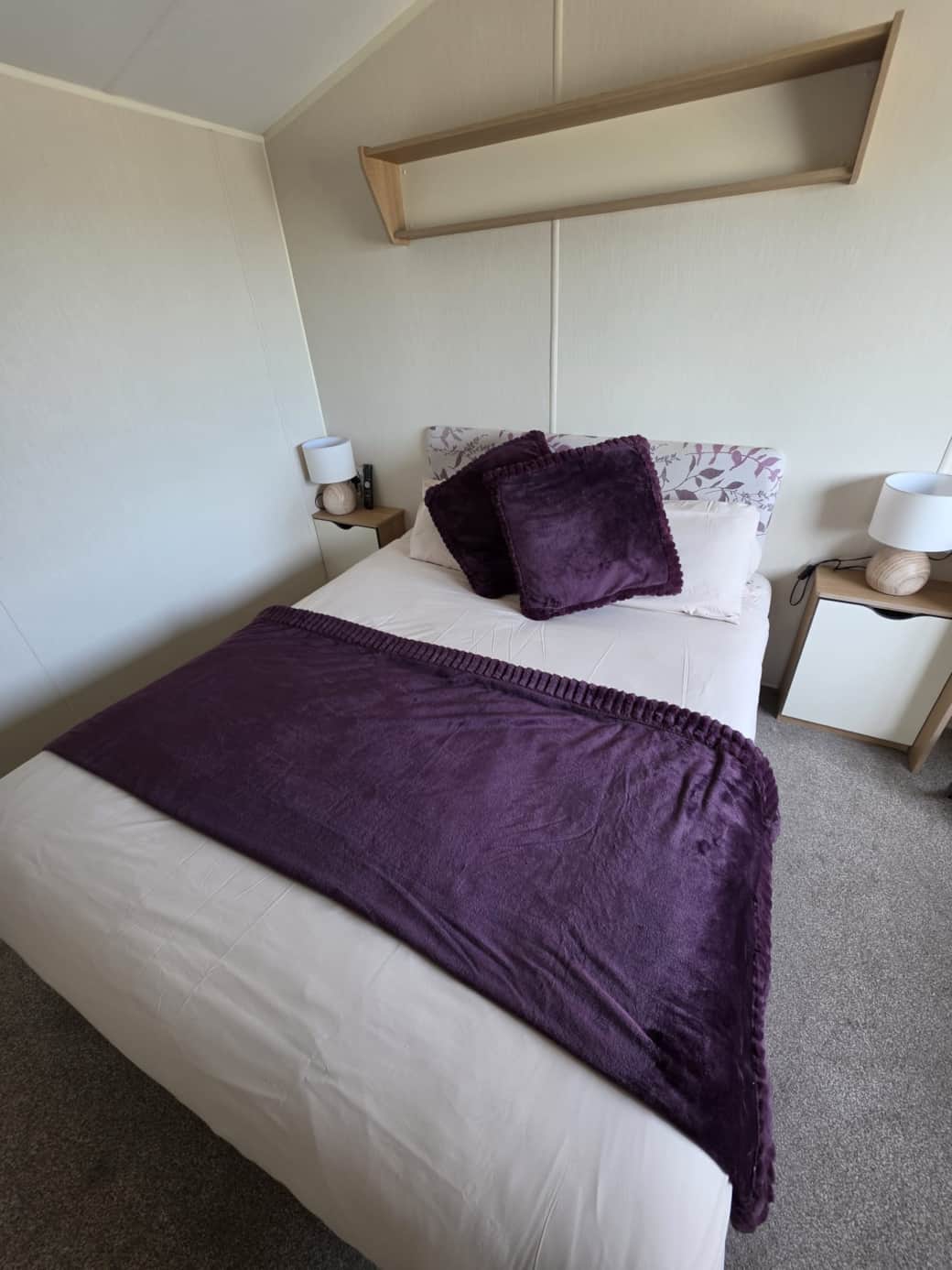 King-size bedroom