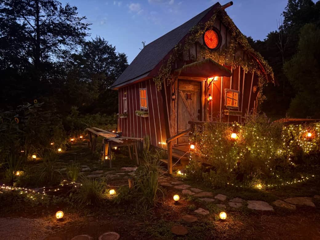 Crooked Fairytale Cabin