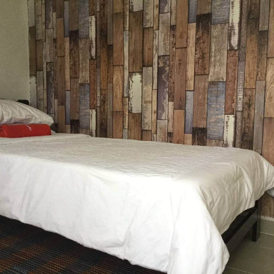 1x single bed with private bathroom 1x single bed with private bathroom