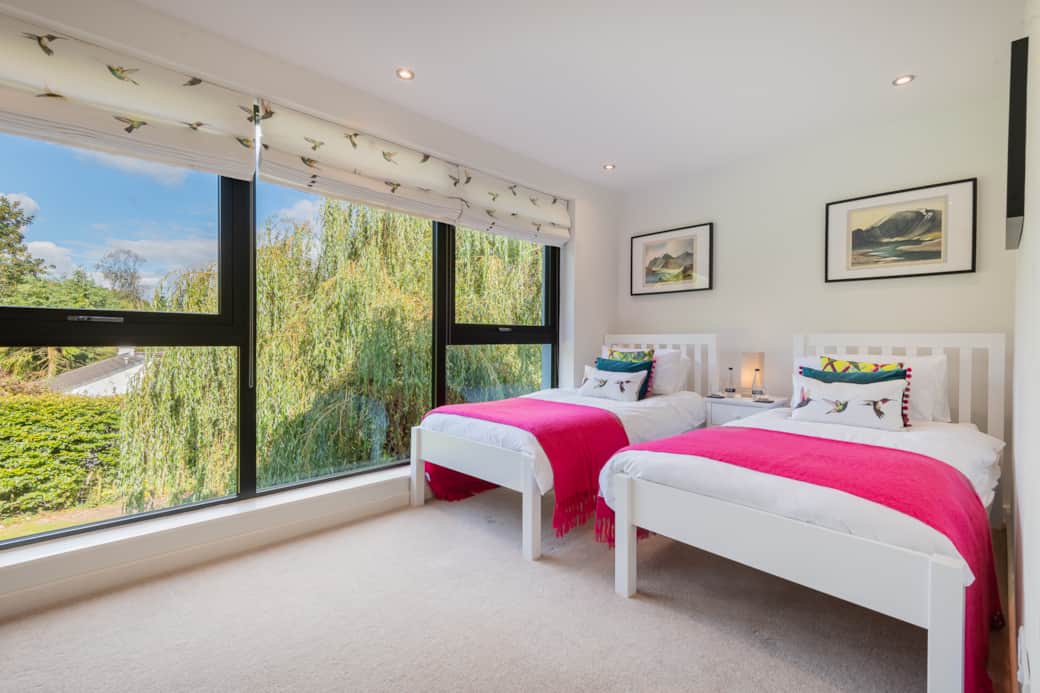 Twin bedroom