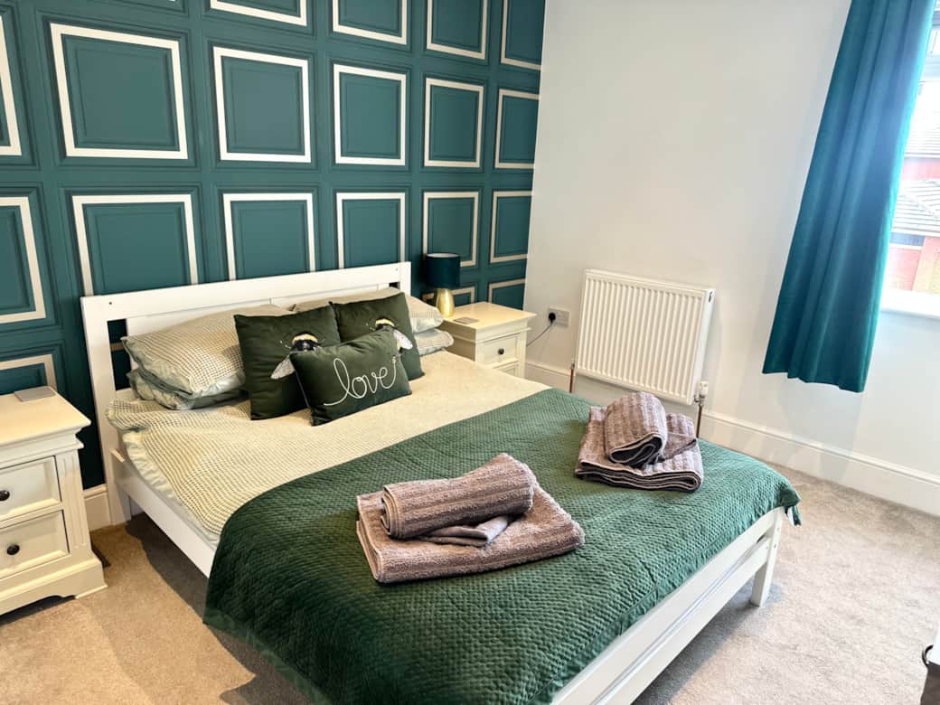 Bedroom (Double bed)